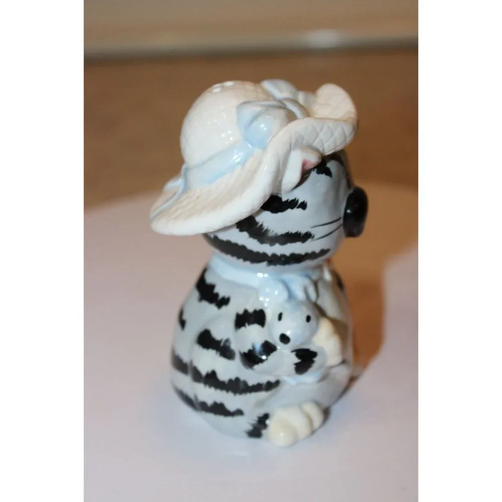 Salt & Pepper Shakers Gray and Black Striped Cats w/Hats